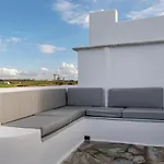 Апартаменты Pure White 1bd House With Amazing Sea Views In Науса
