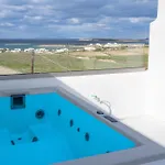 Апартаменты Pure White 1bd House With Amazing Sea Views In
